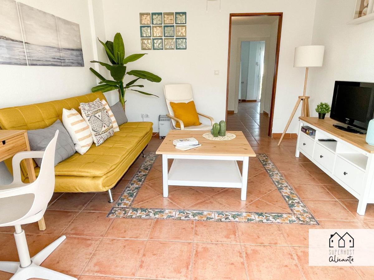Muy Luminoso, Con Piscina Y A 5 Min De La Playa. Appartement