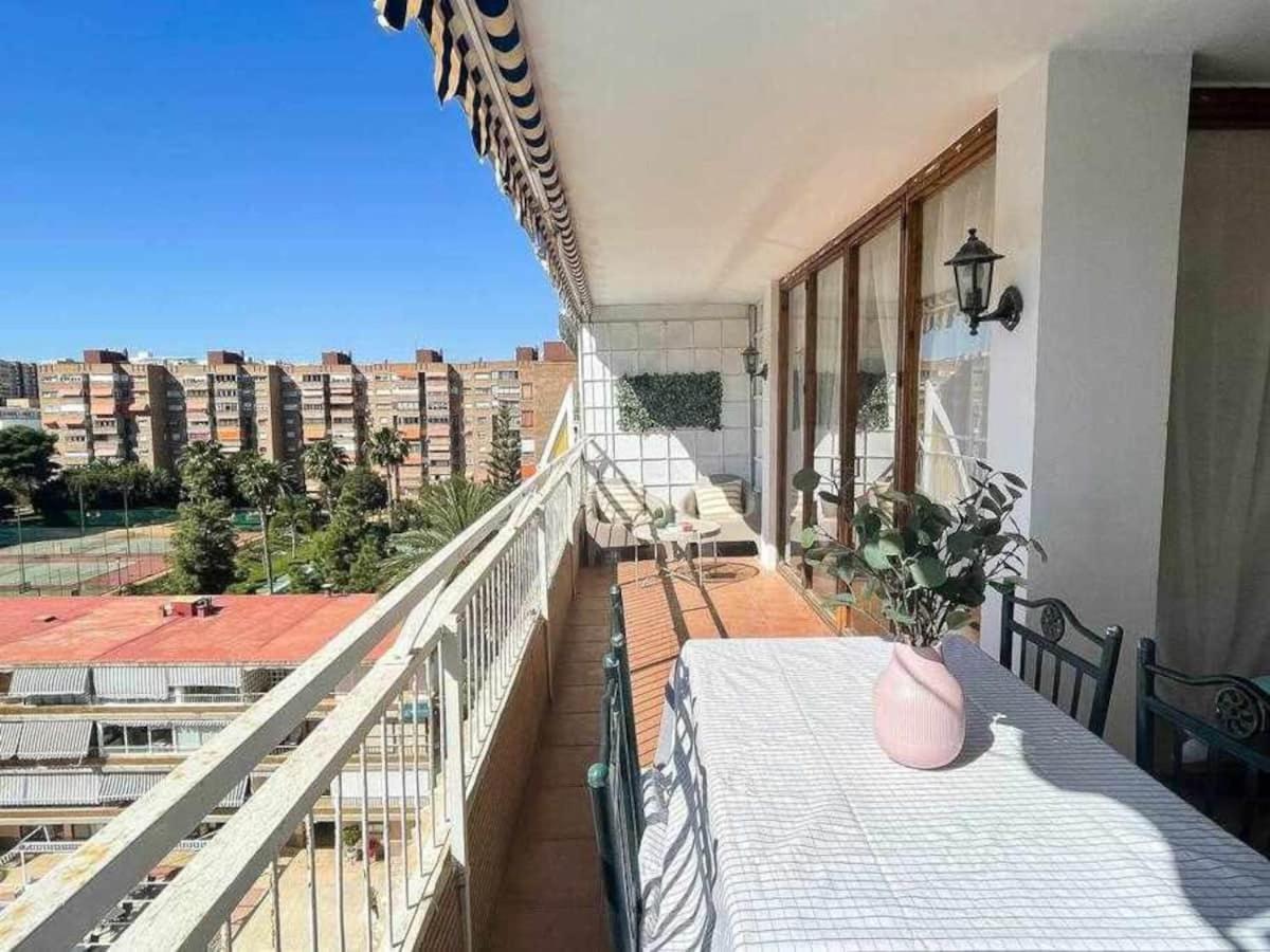 Muy Luminoso, Con Piscina Y A 5 Min De La Playa. Appartement